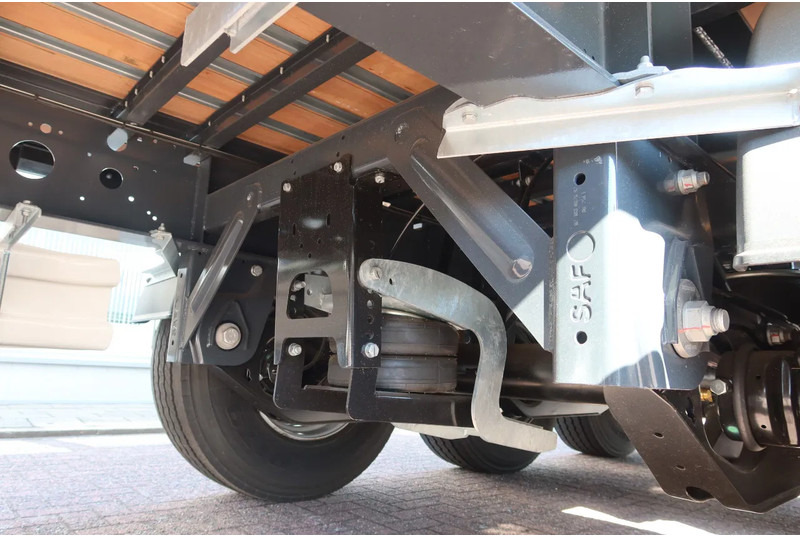 Полуприцеп-фургон Wielton 3 Asser. Gesloten met Dhollandia klep 2500 kg Lift as: фото 15 Полуприцеп-фургон Wielton 3 Asser. Gesloten met Dhollandia klep 2500 kg Lift as: фото 15