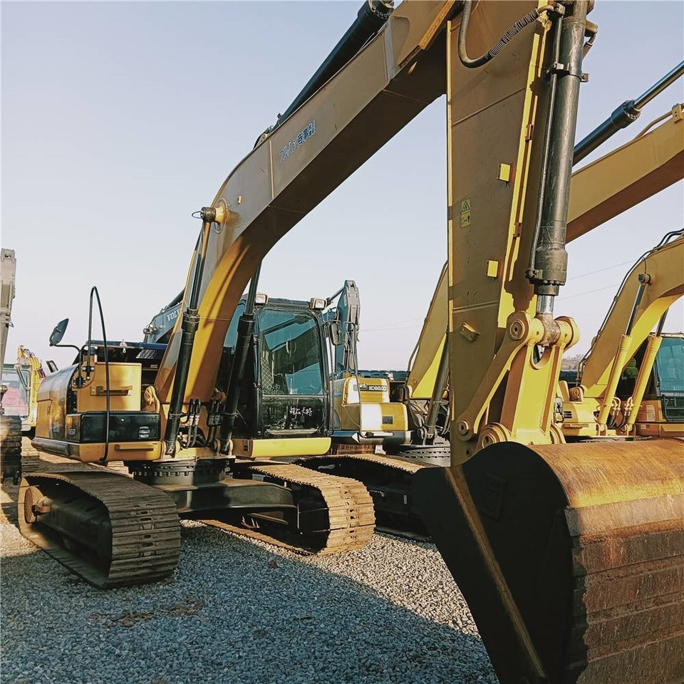 CAT 320D - Гусеничный экскаватор: фото 3 CAT 320D - Гусеничный экскаватор: фото 3