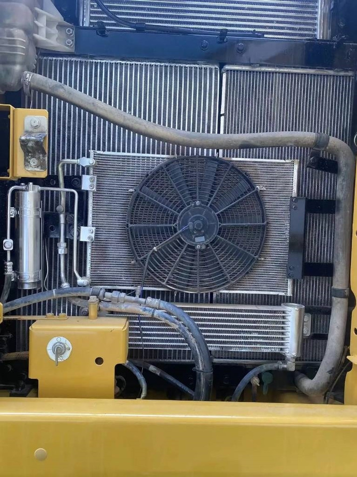 CAT 320GC - Гусеничный экскаватор: фото 2 CAT 320GC - Гусеничный экскаватор: фото 2