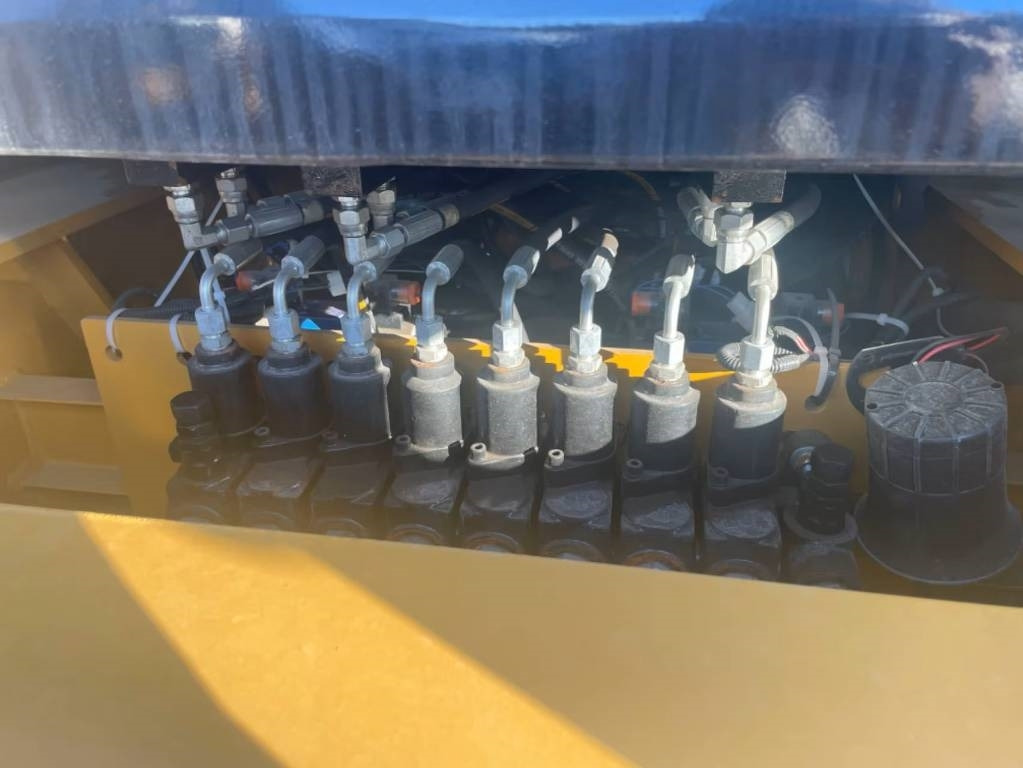 CAT 420F - Экскаватор-погрузчик: фото 2 CAT 420F - Экскаватор-погрузчик: фото 2