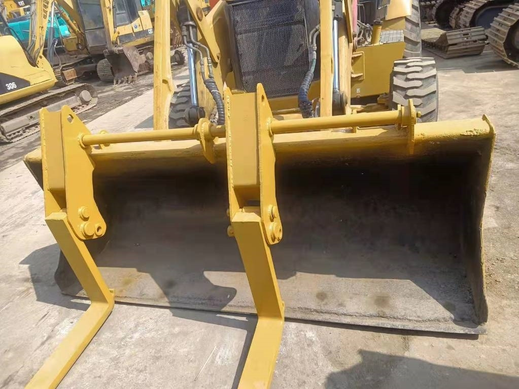 CAT 430F - Экскаватор-погрузчик: фото 4 CAT 430F - Экскаватор-погрузчик: фото 4