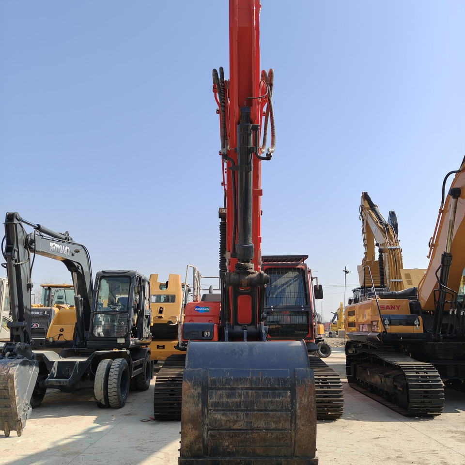 DOOSAN DX300LC-9C - Гусеничный экскаватор: фото 3 DOOSAN DX300LC-9C - Гусеничный экскаватор: фото 3