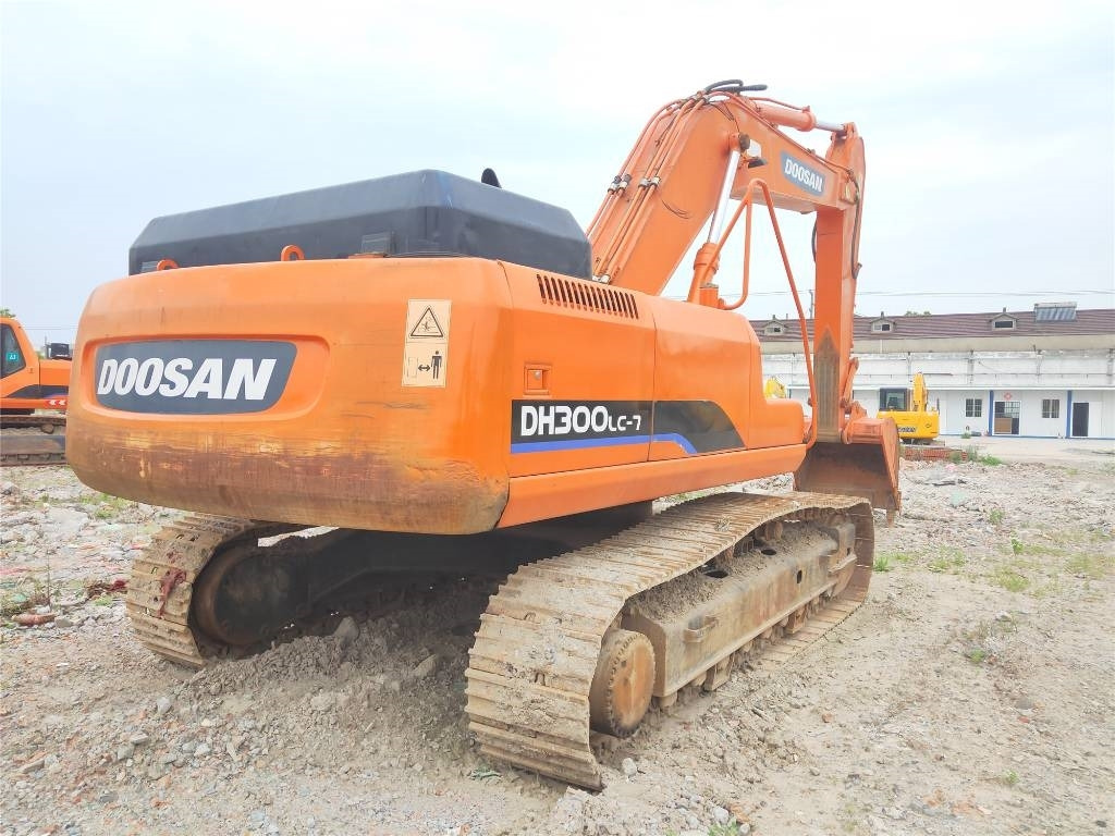 Doosan DH300LC-7 - Гусеничный экскаватор: фото 2 Doosan DH300LC-7 - Гусеничный экскаватор: фото 2