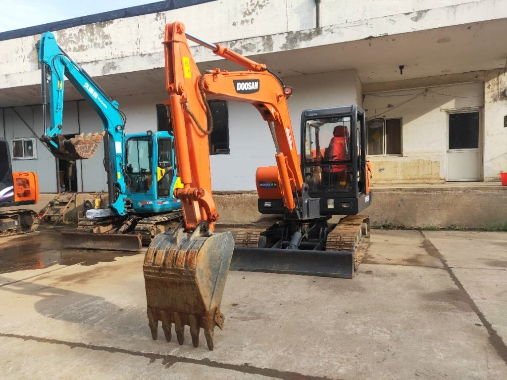 Doosan DH55 - Мини-экскаватор: фото 2 Doosan DH55 - Мини-экскаватор: фото 2