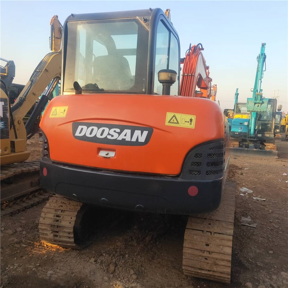 Doosan DH60-7 - Мини-экскаватор: фото 2 Doosan DH60-7 - Мини-экскаватор: фото 2