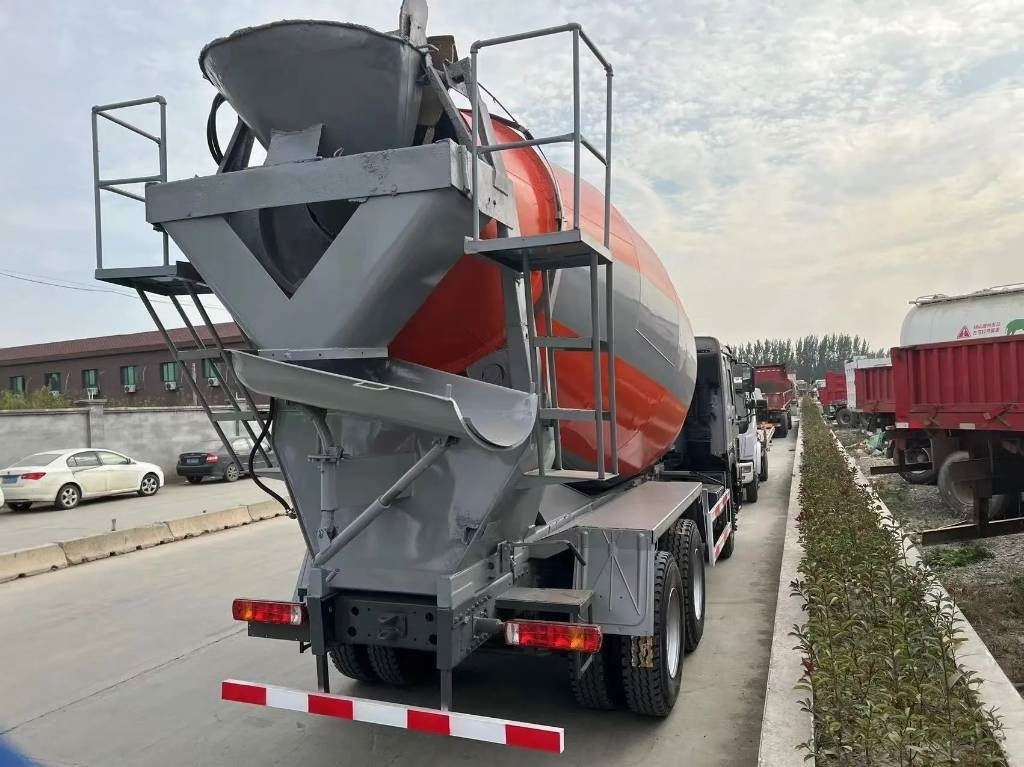 Howo 371 6X4 - Автобетоносмеситель: фото 2 Howo 371 6X4 - Автобетоносмеситель: фото 2