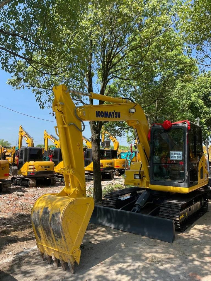 Komatsu PC70-8 - Мини-экскаватор: фото 1 Komatsu PC70-8 - Мини-экскаватор: фото 1