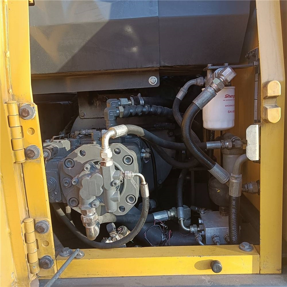 Volvo EC140B - Гусеничный экскаватор: фото 5 Volvo EC140B - Гусеничный экскаватор: фото 5