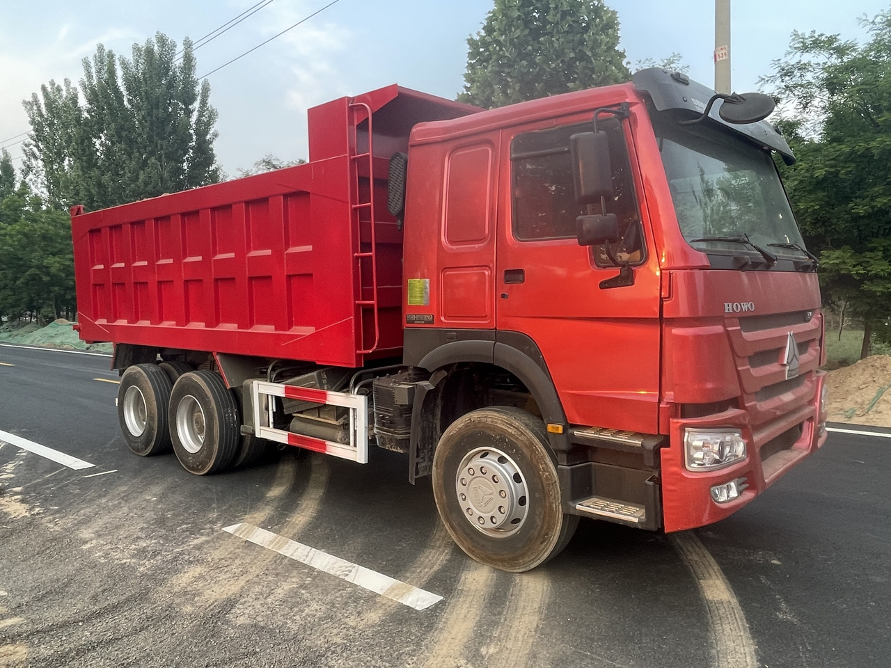 6X4 SINOTRUK HOWO DUMP TRUCK TIPPER 2020 - Самосвал: фото 1 6X4 SINOTRUK HOWO DUMP TRUCK TIPPER 2020 - Самосвал: фото 1