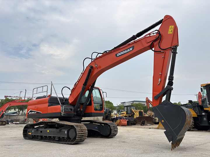22 Tons Excavator Original Doosan Dx225LCA Crawler Digger Secondhand Used Good Condition Doosan Hydraulic Excavator on Sale - Гусеничный экскаватор: фото 2 22 Tons Excavator Original Doosan Dx225LCA Crawler Digger Secondhand Used Good Condition Doosan Hydraulic Excavator on Sale - Гусеничный экскаватор: фото 2