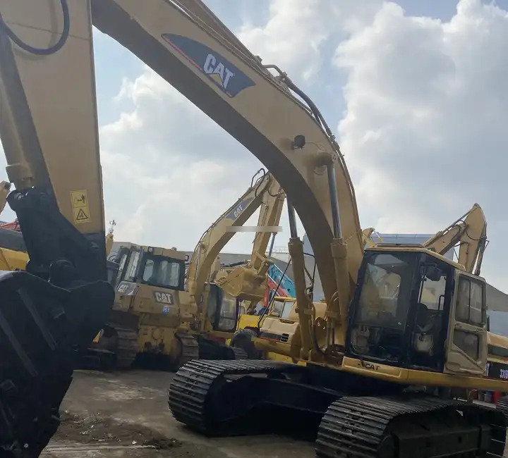 90% New Used Caterpillar crawler excavator CAT 330BL in good condition for sale with low price - Гусеничный экскаватор: фото 1 90% New Used Caterpillar crawler excavator CAT 330BL in good condition for sale with low price - Гусеничный экскаватор: фото 1