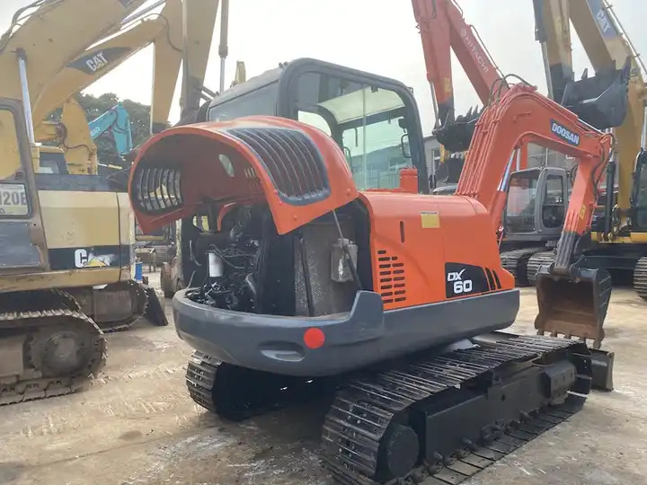 90% new Korea Doosan 6ton dx60 dx55 dx75 excavator - Гусеничный экскаватор: фото 3 90% new Korea Doosan 6ton dx60 dx55 dx75 excavator - Гусеничный экскаватор: фото 3