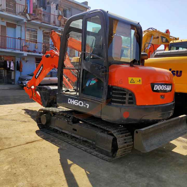 Awesome Performance Korea Imported Small Scale Used Doosan Dh60 Dh55 Dh150 Dx60 Dx225 Excavator - Гусеничный экскаватор: фото 3 Awesome Performance Korea Imported Small Scale Used Doosan Dh60 Dh55 Dh150 Dx60 Dx225 Excavator - Гусеничный экскаватор: фото 3