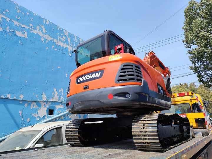 Awesome Performance Korea Imported Small Scale Used Doosan Dh60 Dh55 Dh150 Dx60 Dx225 Excavator nice condition - Гусеничный экскаватор: фото 5 Awesome Performance Korea Imported Small Scale Used Doosan Dh60 Dh55 Dh150 Dx60 Dx225 Excavator nice condition - Гусеничный экскаватор: фото 5