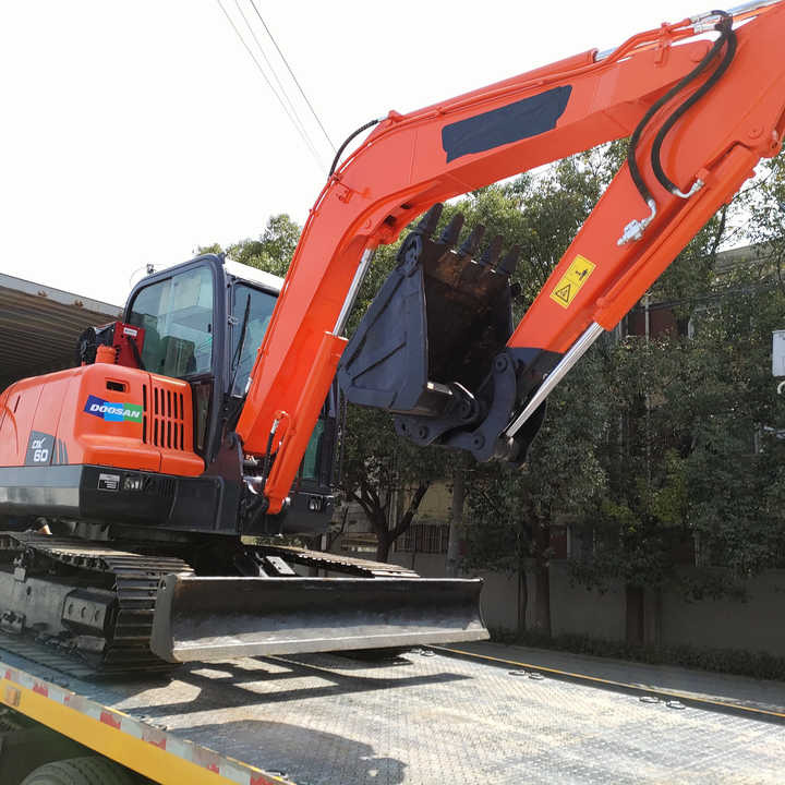 Awesome Performance Korea Imported Small Scale Used Doosan Dh60 Dh55 Dh150 Dx60 Dx225 Excavator nice condition - Гусеничный экскаватор: фото 1 Awesome Performance Korea Imported Small Scale Used Doosan Dh60 Dh55 Dh150 Dx60 Dx225 Excavator nice condition - Гусеничный экскаватор: фото 1