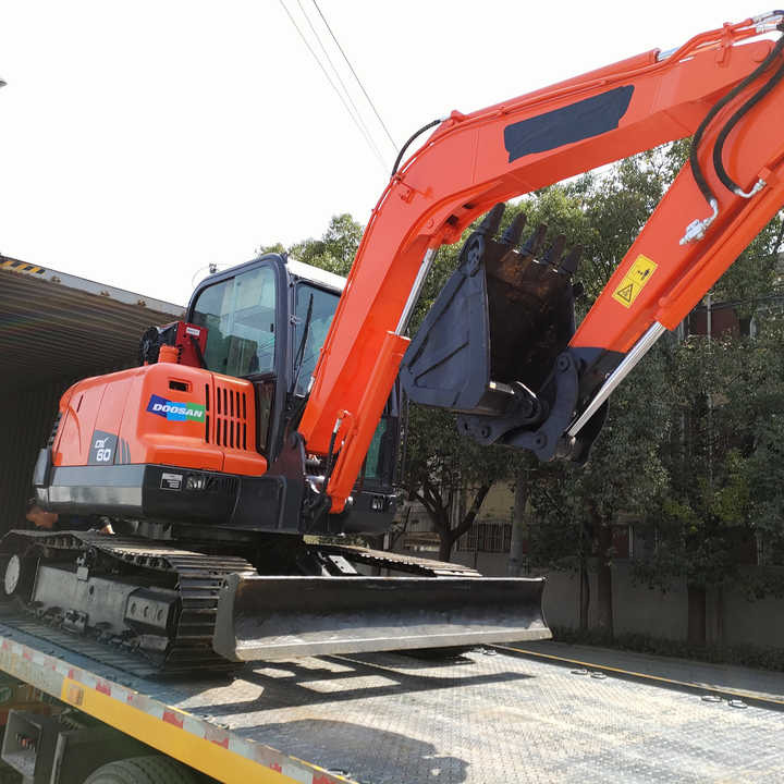 Awesome Performance Korea Imported Small Scale Used Doosan Excavator Dx60 Dx225 Dh60 Dh55 - Гусеничный экскаватор: фото 1 Awesome Performance Korea Imported Small Scale Used Doosan Excavator Dx60 Dx225 Dh60 Dh55 - Гусеничный экскаватор: фото 1