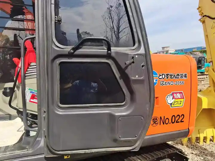 Cheap Small Tracked Excavator Hitachi Zaxis 70 Secondhand Mini Excavator In Shanghai - Гусеничный экскаватор: фото 4 Cheap Small Tracked Excavator Hitachi Zaxis 70 Secondhand Mini Excavator In Shanghai - Гусеничный экскаватор: фото 4