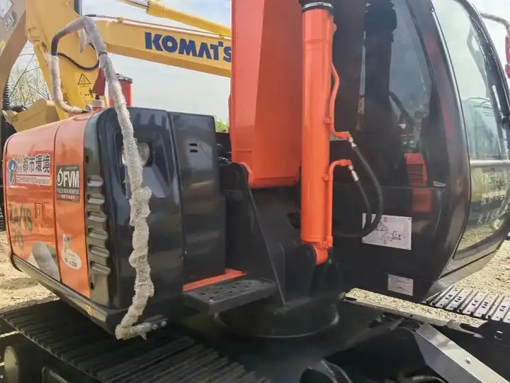 Cheap Small Tracked Excavator Hitachi Zaxis 70 Secondhand Mini Excavator In Shanghai - Гусеничный экскаватор: фото 2 Cheap Small Tracked Excavator Hitachi Zaxis 70 Secondhand Mini Excavator In Shanghai - Гусеничный экскаватор: фото 2