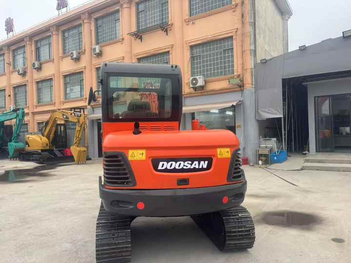 Doosan DX60 DX60-9c DH60-7 DX60W DX80 DX75 DX55 DH35 DH55 Used Mini Excavator Mas Maquinaria Municipal Y Ambiental - Экскаватор: фото 5 Doosan DX60 DX60-9c DH60-7 DX60W DX80 DX75 DX55 DH35 DH55 Used Mini Excavator Mas Maquinaria Municipal Y Ambiental - Экскаватор: фото 5