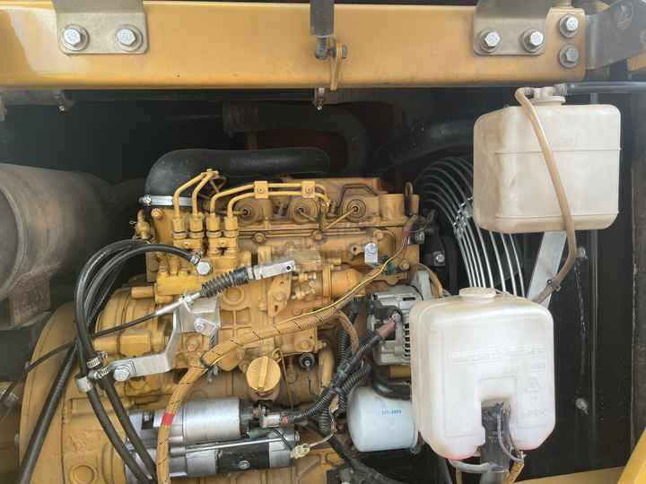 Good Price CAT 305.5E 307 308C 308D 308E 312D 315D 320C 320D Second Hand 7 Tons Used Mini Crawler Excavator For Sale - Мини-экскаватор: фото 3 Good Price CAT 305.5E 307 308C 308D 308E 312D 315D 320C 320D Second Hand 7 Tons Used Mini Crawler Excavator For Sale - Мини-экскаватор: фото 3