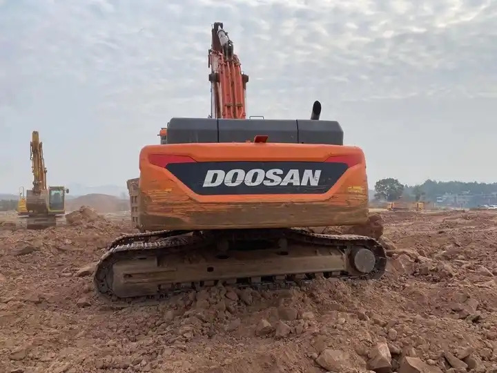 High Quality Second Hand Doosan Dx420 Excavator,Efficient,Energy-saving,And Suitable For Crushing Used Hand Excavators - Гусеничный экскаватор: фото 2 High Quality Second Hand Doosan Dx420 Excavator,Efficient,Energy-saving,And Suitable For Crushing Used Hand Excavators - Гусеничный экскаватор: фото 2