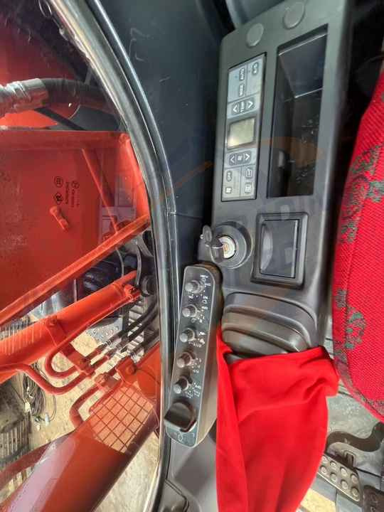 Hot sale Used Hitachi ZX120 digger medium size Excavator second hand excavator - Гусеничный экскаватор: фото 5 Hot sale Used Hitachi ZX120 digger medium size Excavator second hand excavator - Гусеничный экскаватор: фото 5