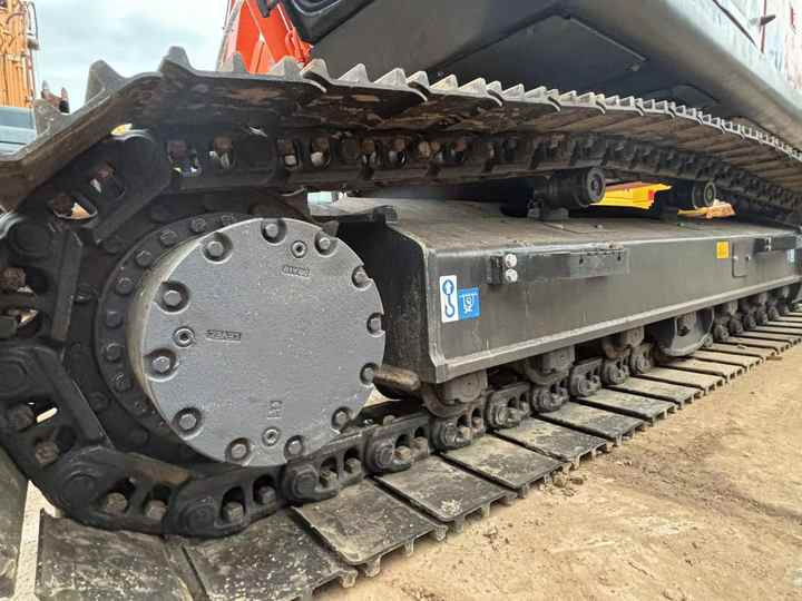 Hot sale Used Hitachi ZX200-3 digger 20ton Excavator second hand excavator - Гусеничный экскаватор: фото 2 Hot sale Used Hitachi ZX200-3 digger 20ton Excavator second hand excavator - Гусеничный экскаватор: фото 2