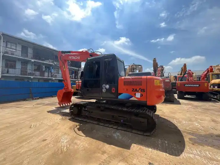 Hot sale Used excavator hitachi zx 120 Japan brand hitachi zaxis 120 excavator 12Ton excavator machine digger - Гусеничный экскаватор: фото 3 Hot sale Used excavator hitachi zx 120 Japan brand hitachi zaxis 120 excavator 12Ton excavator machine digger - Гусеничный экскаватор: фото 3