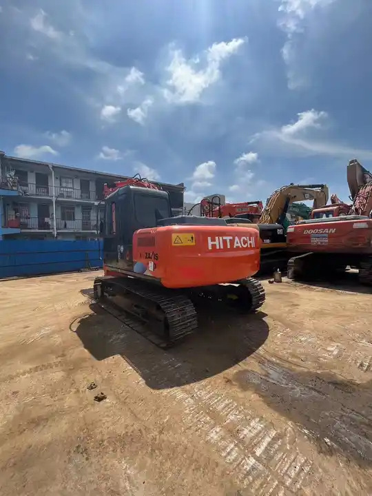 Hot sale Used excavator hitachi zx 120 Japan brand hitachi zaxis 120 excavator 12Ton excavator machine digger - Гусеничный экскаватор: фото 2 Hot sale Used excavator hitachi zx 120 Japan brand hitachi zaxis 120 excavator 12Ton excavator machine digger - Гусеничный экскаватор: фото 2
