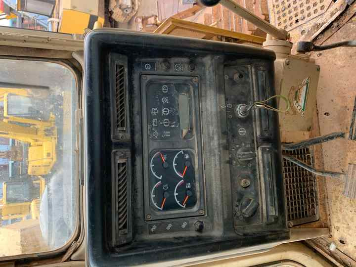 Japan Imported Caterpillar D7R Bulldozer Japan Original Cat D7G D7R D9n D8r Used Bulldozers - Бульдозер: фото 5 Japan Imported Caterpillar D7R Bulldozer Japan Original Cat D7G D7R D9n D8r Used Bulldozers - Бульдозер: фото 5