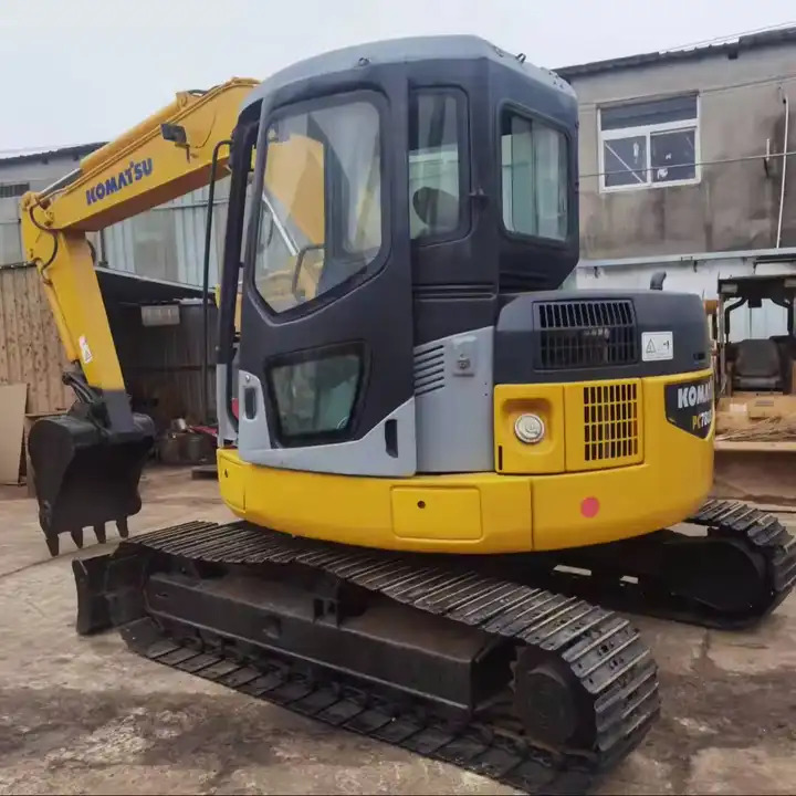 Japan Surplus Backhoe Excavator Komatsu Pc78us Pc60 Tracked Excavator With Blade Dozer For The Philippines in Shanghai - Гусеничный экскаватор: фото 1 Japan Surplus Backhoe Excavator Komatsu Pc78us Pc60 Tracked Excavator With Blade Dozer For The Philippines in Shanghai - Гусеничный экскаватор: фото 1