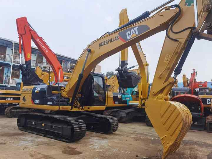 Original Caterpillar Excavator Parts,Low Working Hours Of Used Excavator Cat320,320b,320c,320d,320dl,320d2 For Sale In Shanghai - Гусеничный экскаватор: фото 3 Original Caterpillar Excavator Parts,Low Working Hours Of Used Excavator Cat320,320b,320c,320d,320dl,320d2 For Sale In Shanghai - Гусеничный экскаватор: фото 3