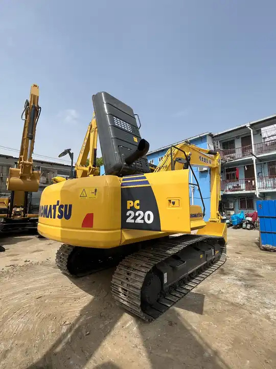 PC220-8 USED EXCAVATOR Good Condition Komatsu PC 200 Original Japan Cheap Used Excavators Used Original Japan Komatsu pc200-8 - Гусеничный экскаватор: фото 3 PC220-8 USED EXCAVATOR Good Condition Komatsu PC 200 Original Japan Cheap Used Excavators Used Original Japan Komatsu pc200-8 - Гусеничный экскаватор: фото 3