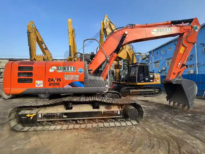 Second Hand Hitachi Zaxis 200 Excavator 20 Ton Japan Brand Used Hitachi Zx200-5g Crawler Digger For Sale - Гусеничный экскаватор: фото 4 Second Hand Hitachi Zaxis 200 Excavator 20 Ton Japan Brand Used Hitachi Zx200-5g Crawler Digger For Sale - Гусеничный экскаватор: фото 4