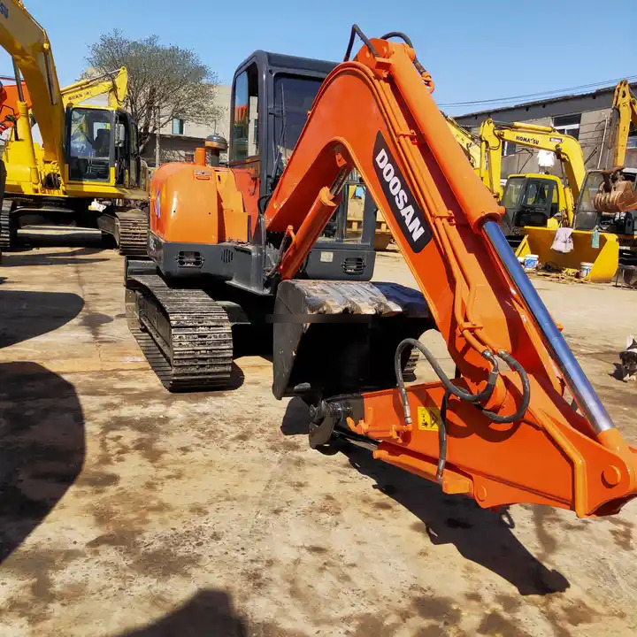 Used Doosan Machinery for Sale Mini excavator DH55-V DH60-7 for sale Fast Delivery Competitive Price Digger Hydraulic Excavator - Гусеничный экскаватор: фото 1 Used Doosan Machinery for Sale Mini excavator DH55-V DH60-7 for sale Fast Delivery Competitive Price Digger Hydraulic Excavator - Гусеничный экскаватор: фото 1