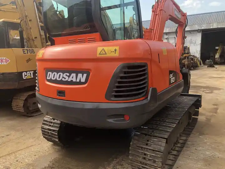 Used Doosan dx60 dh60 dx55 dh55 mini excavator 6 ton в лизинг Used Doosan dx60 dh60 dx55 dh55 mini excavator 6 ton: фото 7 Used Doosan dx60 dh60 dx55 dh55 mini excavator 6 ton в лизинг Used Doosan dx60 dh60 dx55 dh55 mini excavator 6 ton: фото 7