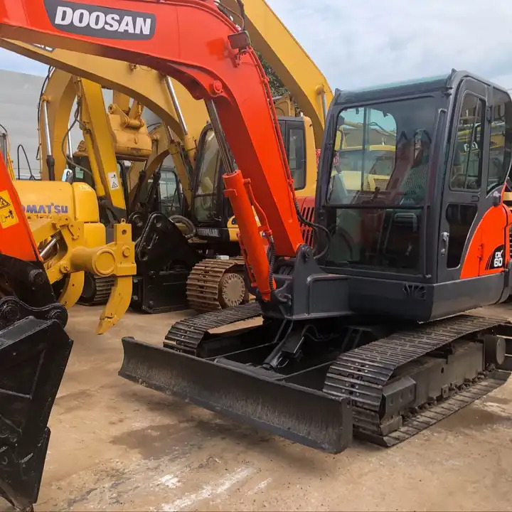 Used Doosan dx60 dh60 dx55 dh55 mini excavator 6 ton - Гусеничный экскаватор: фото 2 Used Doosan dx60 dh60 dx55 dh55 mini excavator 6 ton - Гусеничный экскаватор: фото 2