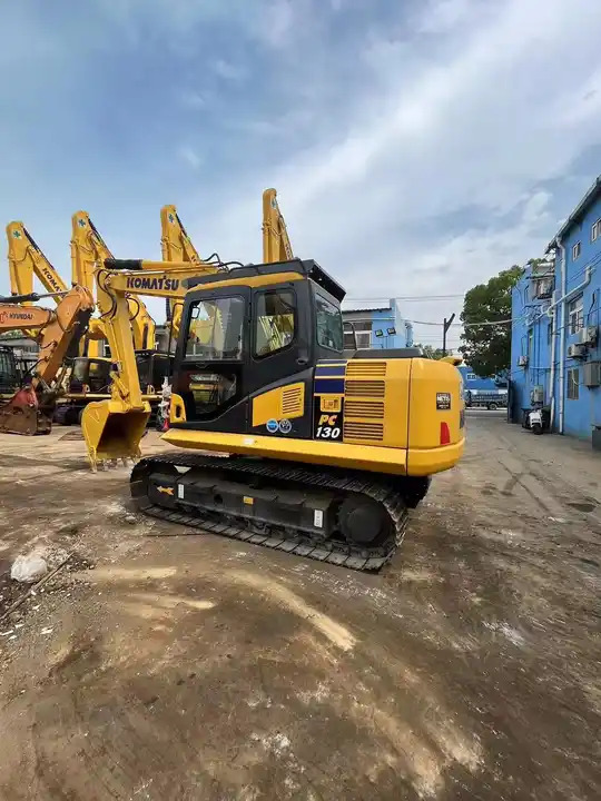 Used Japan Original 13ton Komatsu PC130-7 Excavator hydraulic crawler excavator - Гусеничный экскаватор: фото 3 Used Japan Original 13ton Komatsu PC130-7 Excavator hydraulic crawler excavator - Гусеничный экскаватор: фото 3