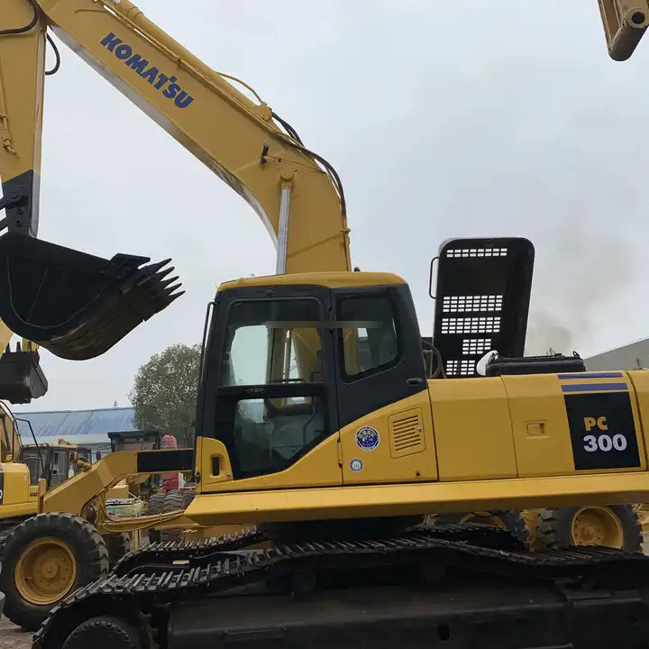 Used Komatsu excavator Pc300-7 in good condition for sale - Гусеничный экскаватор: фото 5 Used Komatsu excavator Pc300-7 in good condition for sale - Гусеничный экскаватор: фото 5