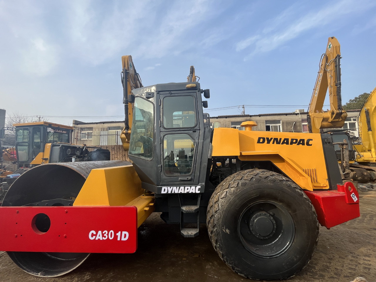 Used Original Dynapac Ca301d Road Rooller in high quality and cheap price with good operating in shanghai for Sale - Компактор: фото 1 Used Original Dynapac Ca301d Road Rooller in high quality and cheap price with good operating in shanghai for Sale - Компактор: фото 1