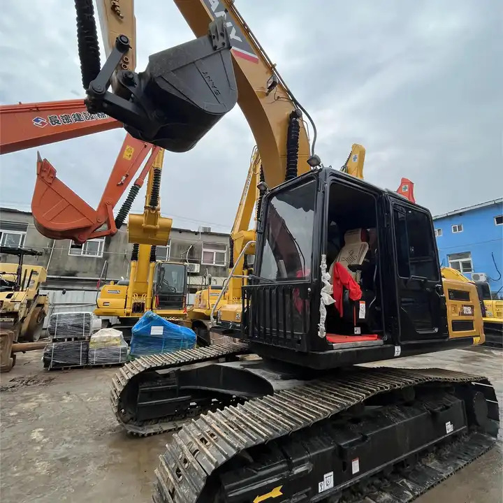 Used digger second Hand 20 ton Excavator Sany 215cpro Crawler Excavator on sale - Гусеничный экскаватор: фото 1 Used digger second Hand 20 ton Excavator Sany 215cpro Crawler Excavator on sale - Гусеничный экскаватор: фото 1