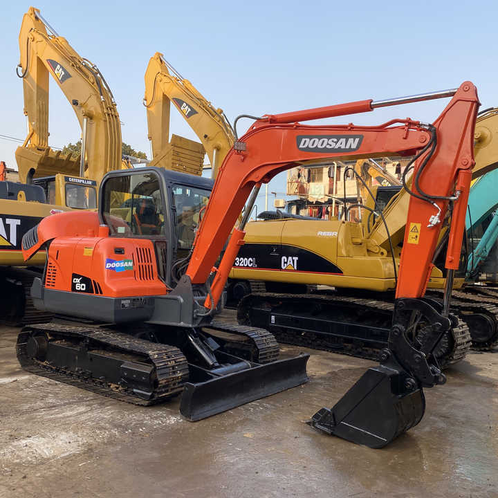 Used excavator doosan dx60 excavators earth-moving machinery doosan dx60 dx80 dx75 dx225 dh60 dh60-7 excavator - Гусеничный экскаватор: фото 2 Used excavator doosan dx60 excavators earth-moving machinery doosan dx60 dx80 dx75 dx225 dh60 dh60-7 excavator - Гусеничный экскаватор: фото 2