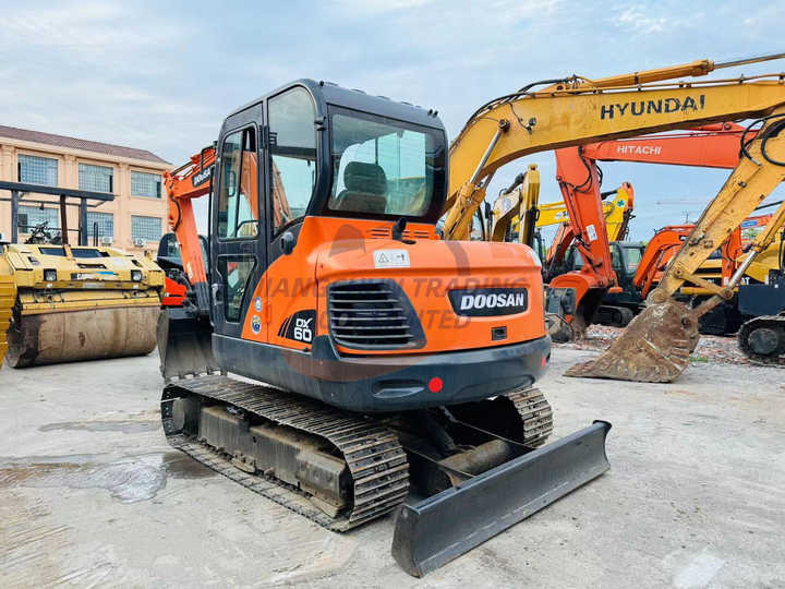 Used excavator doosan dx60 excavators earth-moving machinery doosan dx60 dx80 dx75 dx225 dh60 dh60-7for sale - Гусеничный экскаватор: фото 5 Used excavator doosan dx60 excavators earth-moving machinery doosan dx60 dx80 dx75 dx225 dh60 dh60-7for sale - Гусеничный экскаватор: фото 5