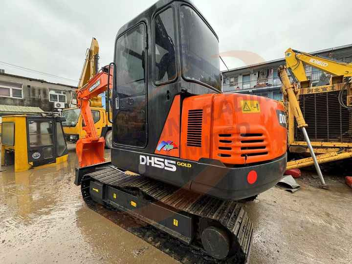Used excavator doosan dx60 excavators earth-moving machinery doosan dx60 dx80 dx75 dx225 dh60 dh60-7for sale - Гусеничный экскаватор: фото 4 Used excavator doosan dx60 excavators earth-moving machinery doosan dx60 dx80 dx75 dx225 dh60 dh60-7for sale - Гусеничный экскаватор: фото 4