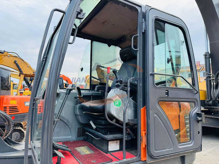 Used excavator doosan dx60 excavators earth-moving machinery doosan dx60 dx80 dx75 dx225 dh60 dh60-7for sale - Гусеничный экскаватор: фото 4 Used excavator doosan dx60 excavators earth-moving machinery doosan dx60 dx80 dx75 dx225 dh60 dh60-7for sale - Гусеничный экскаватор: фото 4