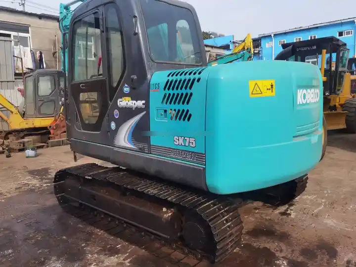 Used excavator kobelco sk75-8, second hand 7tons good Quality Kobelco sk75 excavator Sk75-8 Japan SK75-8 crawler excavat - Мини-экскаватор: фото 2 Used excavator kobelco sk75-8, second hand 7tons good Quality Kobelco sk75 excavator Sk75-8 Japan SK75-8 crawler excavat - Мини-экскаватор: фото 2