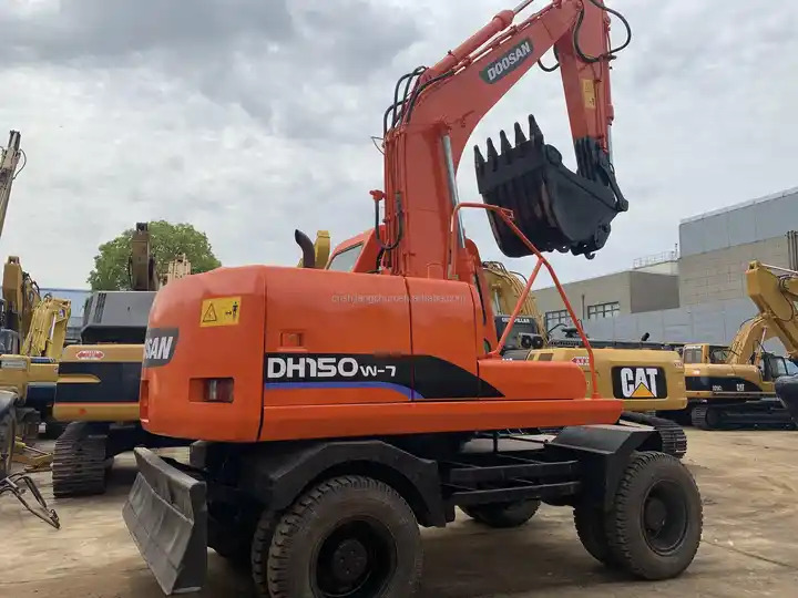 Wheel digging excavator Used DOOSAN150W DH150W DH150W-7 / second-hand KOREA engine DOOSAN DH 150 150W-7 DOOSAN150 - Гусеничный экскаватор: фото 2 Wheel digging excavator Used DOOSAN150W DH150W DH150W-7 / second-hand KOREA engine DOOSAN DH 150 150W-7 DOOSAN150 - Гусеничный экскаватор: фото 2