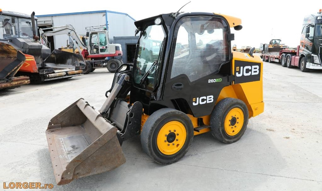 JCB 260 ECO - Мини-погрузчик с бортовым поворотом: фото 4 JCB 260 ECO - Мини-погрузчик с бортовым поворотом: фото 4