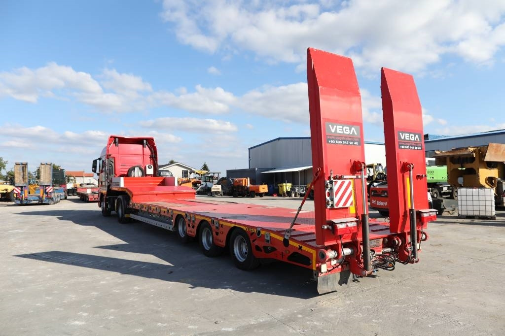 MAN TGX 18.500 4x2 LLS + Trailer Vega 3 axel lowbed - Тягач: фото 5 MAN TGX 18.500 4x2 LLS + Trailer Vega 3 axel lowbed - Тягач: фото 5