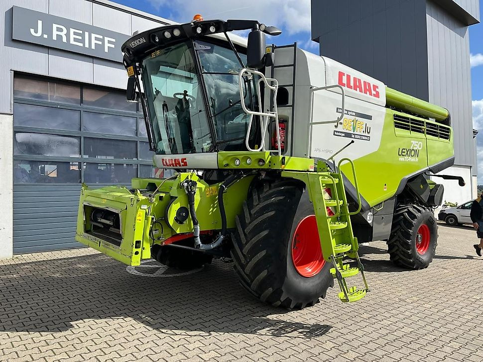 J.Reiff Sarl
Herr Stefan Neukirch - 77 Z.I in den - Зерноуборочный комбайн: фото 2 J.Reiff Sarl
Herr Stefan Neukirch - 77 Z.I in den - Зерноуборочный комбайн: фото 2